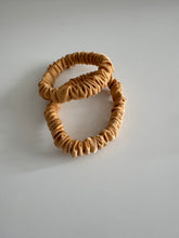 Lade das Bild in den Galerie-Viewer, Scrunchie "Cinnamon"