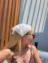 Lade das Bild in den Galerie-Viewer, Bandana Headband „Capri“