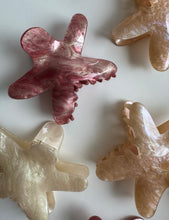 Lade das Bild in den Galerie-Viewer, Hairclaw "Mare"