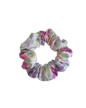 Lade das Bild in den Galerie-Viewer, Scrunchie "Flora"