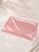 Lade das Bild in den Galerie-Viewer, Satin Kissenbezug „Leila“