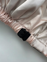 Lade das Bild in den Galerie-Viewer, Satin Bonnet "Claire"