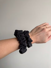 Lade das Bild in den Galerie-Viewer, Scrunchie „Miss Sporty“