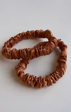 Lade das Bild in den Galerie-Viewer, Skinny Scrunchies
