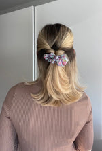 Lade das Bild in den Galerie-Viewer, Scrunchie &quot;Soulsister&quot;
