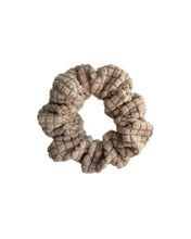Lade das Bild in den Galerie-Viewer, Scrunchie „Teddy“
