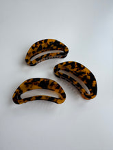 Lade das Bild in den Galerie-Viewer, Hairclaw „Kate“
