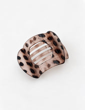 Lade das Bild in den Galerie-Viewer, Clawclip "Juna"
