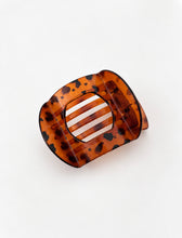 Lade das Bild in den Galerie-Viewer, Clawclip "Juna"
