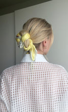 Lade das Bild in den Galerie-Viewer, Foulard "Citrus Crush"
