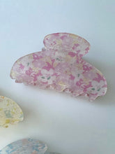 Lade das Bild in den Galerie-Viewer, Hairclaw „Soft summer“
