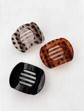 Lade das Bild in den Galerie-Viewer, Clawclip "Juna"
