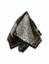 Lade das Bild in den Galerie-Viewer, Foulard "Olive muse"

