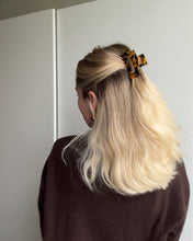 Lade das Bild in den Galerie-Viewer, Hairclaw „Clarissa“ medium
