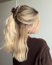 Lade das Bild in den Galerie-Viewer, Hairclaw „Wild“
