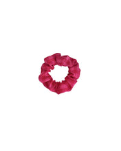 Lade das Bild in den Galerie-Viewer, Scrunchie "Raspberry"
