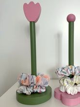 Lade das Bild in den Galerie-Viewer, Second Chance Scrunchie Holder
