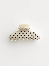 Lade das Bild in den Galerie-Viewer, Hairclaw „Polka“
