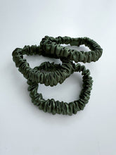 Lade das Bild in den Galerie-Viewer, Skinny Scrunchies
