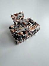 Lade das Bild in den Galerie-Viewer, Hairclaw &quot;Mara&quot;
