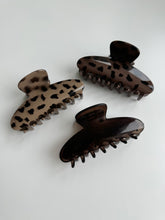 Lade das Bild in den Galerie-Viewer, Hairclaw „Wild“
