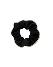 Lade das Bild in den Galerie-Viewer, Scrunchie „Soraya“ black
