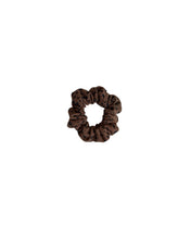 Lade das Bild in den Galerie-Viewer, Scrunchie "Wild" brown
