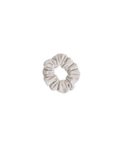 Lade das Bild in den Galerie-Viewer, Scrunchie "Lola" creme
