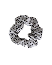 Lade das Bild in den Galerie-Viewer, Scrunchie „Dora“
