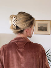 Lade das Bild in den Galerie-Viewer, Hairclaw "Doreen"
