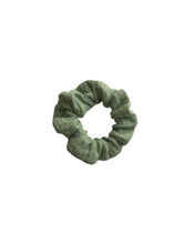 Lade das Bild in den Galerie-Viewer, Scrunchie "Pistachio"
