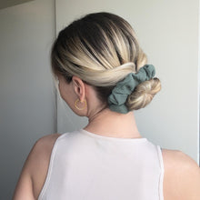 Lade das Bild in den Galerie-Viewer, Scrunchie „Rosemary“
