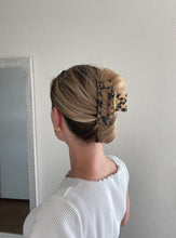 Lade das Bild in den Galerie-Viewer, Hairclaw &quot;Georgia&quot;
