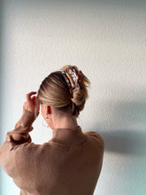 Lade das Bild in den Galerie-Viewer, Hairclaw &quot;Georgia&quot;
