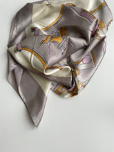 Lade das Bild in den Galerie-Viewer, Foulard „Maureen“
